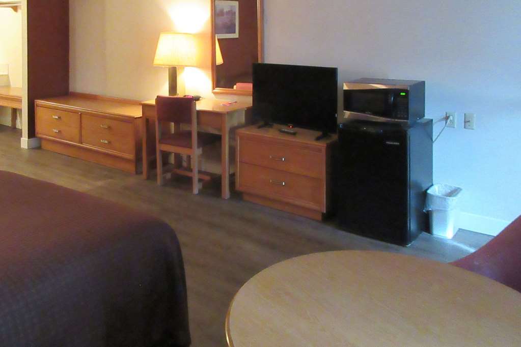 Econo Lodge Elko Downtown Area Room photo